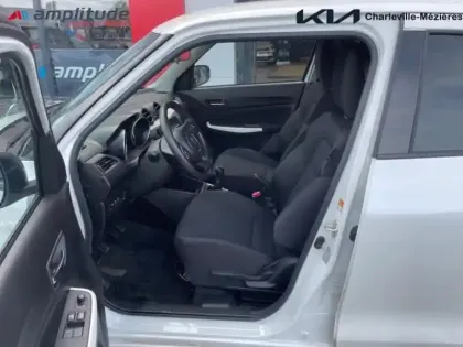 Photo 9 Suzuki Swift  1.2 Hybrid 83ch Privilège