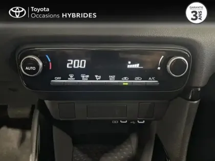 Photo 5 Toyota Yaris  116h Design 5p Pack Confort