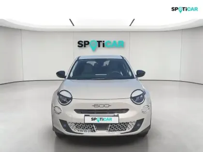 Photo 8 Fiat 600  1.2 Hybrid Turbo 110ch La Prima eDCT6