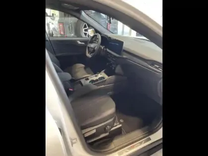 Photo 10 Ford Kuga  2.5 Duratec 180ch Hybrid FlexiFuel ST-Line X Powershift