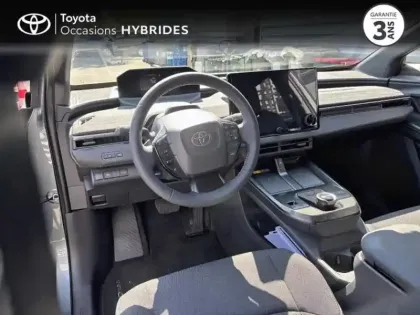 Photo 8 Toyota C-HR + 224ch 77kWh Design Grande Autonomie