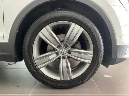 Photo 9 Volkswagen Tiguan  2.0 TDI 150ch BlueMotion Technology Confortline