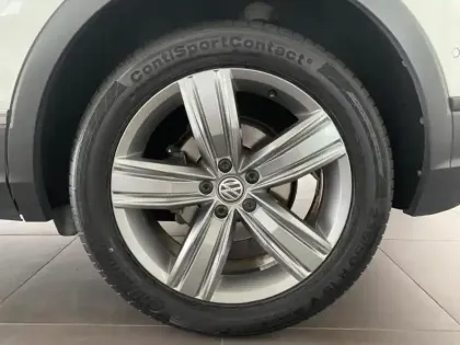 Photo 8 Volkswagen Tiguan  2.0 TDI 150ch BlueMotion Technology Confortline