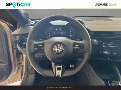 Photo 12 Alfa Romeo Junior  1.2 Ibrida 145ch Premium e-DCT6