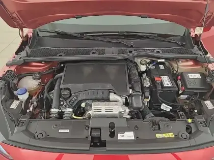 Photo 27 Peugeot 208  PureTech 100 S&S BVM6
