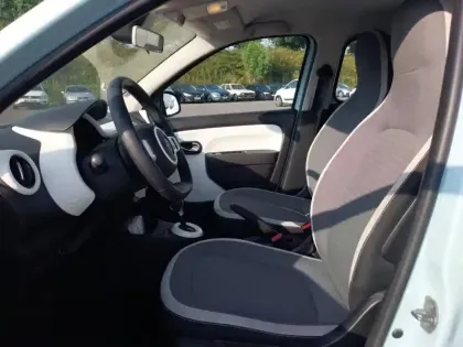 Photo 8 Renault Twingo  III E-Tech