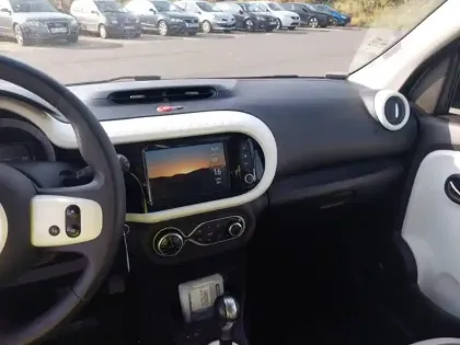 Photo 9 Renault Twingo  III E-Tech