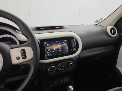 Photo 37 Renault Twingo  III E-Tech