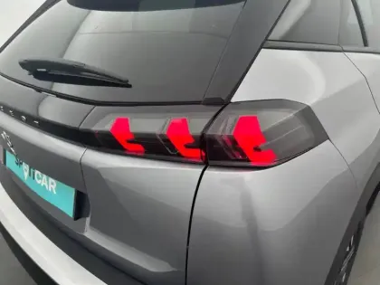 Photo 36 Peugeot 2008  Electrique 136 ch