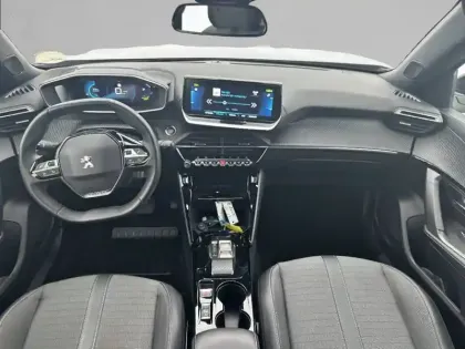 Photo 27 Peugeot 2008  Electrique 136 ch
