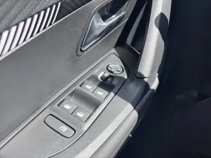Photo 20 Peugeot 2008  Hybrid 110 e-DCS6
