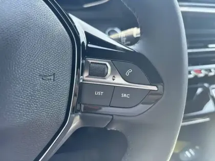 Photo 17 Peugeot 2008  Hybrid 110 e-DCS6