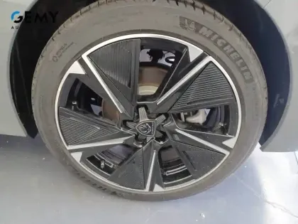 Photo 10 Peugeot 308  Electrique 54 kWh 156ch