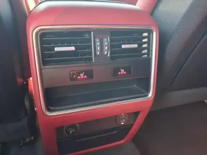 Photo 24 Porsche Cayenne  E-Hybrid 3.0 V6 462 ch Tiptronic BVA