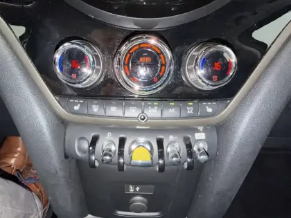Photo 26 Mini Mini Countryman 125 - 95 ch ALL4 BVA6