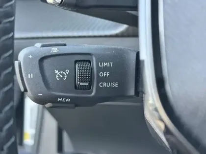 Photo 18 Peugeot 2008  Hybrid 145 e-DCS6