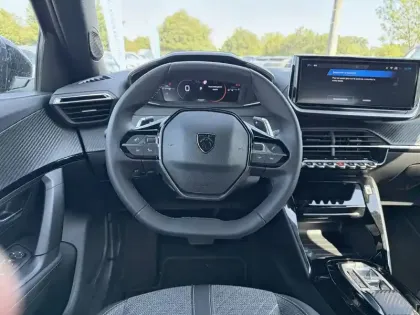 Photo 8 Peugeot 2008  Hybrid 145 e-DCS6