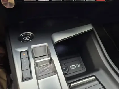 Photo 28 Peugeot 408  PHEV 180 e-EAT8