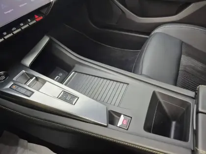 Photo 27 Peugeot 408  PHEV 180 e-EAT8