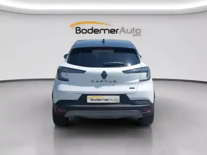 Photo 17 Renault Captur  E-Tech full hybrid 160 ch