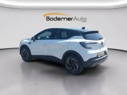 Photo 16 Renault Captur  E-Tech full hybrid 160 ch