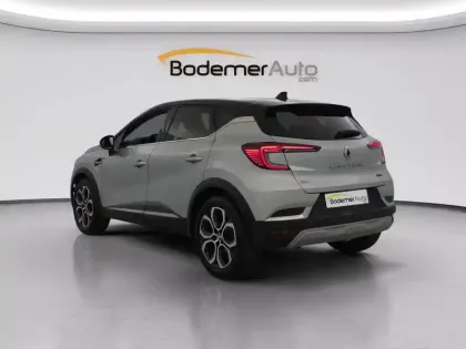 Photo 11 Renault Captur  E-Tech full hybrid 145