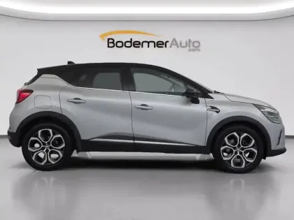 Photo 14 Renault Captur  E-Tech full hybrid 145
