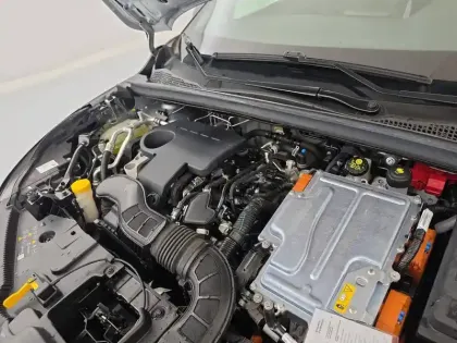 Photo 18 Renault Captur  E-Tech full hybrid 145