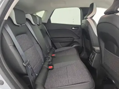 Photo 37 Renault Captur  E-Tech full hybrid 145
