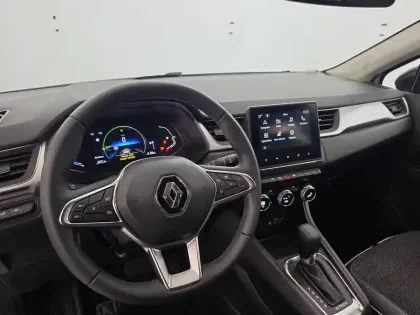 Photo 25 Renault Captur  E-Tech full hybrid 145