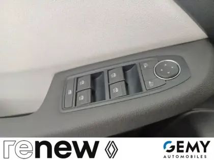 Photo 15 Renault Clio  E-Tech full hybrid 145