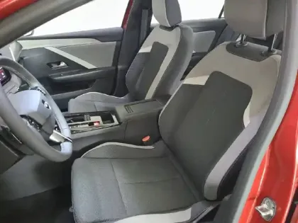 Photo 19 Opel Astra  1.2 Turbo 130 ch BVA8