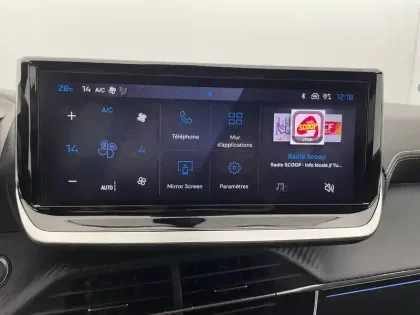 Photo 19 Peugeot 208  Hybrid 136 e-DCS6