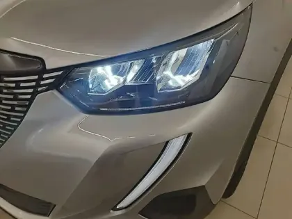 Photo 15 Peugeot 2008  BlueHDi 110 S&S BVM6