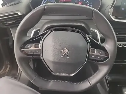 Photo 15 Peugeot 2008  PureTech 130 S&S EAT8