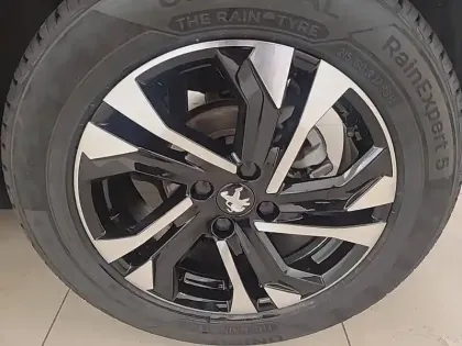 Photo 19 Peugeot 2008  PureTech 130 S&S EAT8