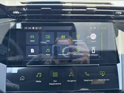 Photo 20 Peugeot 408  Hybrid 145 e-DCS6