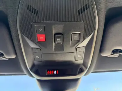Photo 14 Peugeot 408  Hybrid 145 e-DCS6