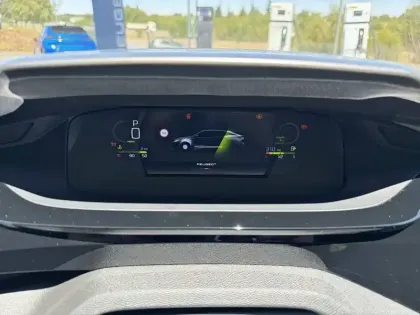 Photo 19 Peugeot 408  Hybrid 145 e-DCS6
