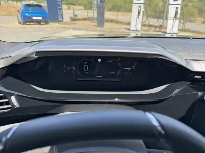 Photo 9 Peugeot 408  Hybrid 145 e-DCS6