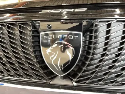 Photo 19 Peugeot 3008  Electrique 210 ch 73 kWh