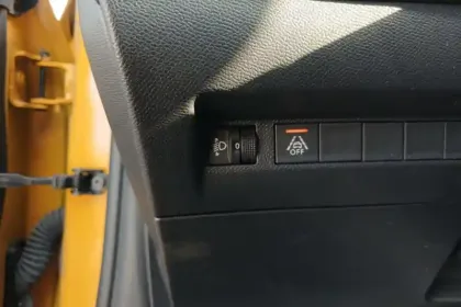 Photo 19 Peugeot 208  Electrique 50 kWh 136ch