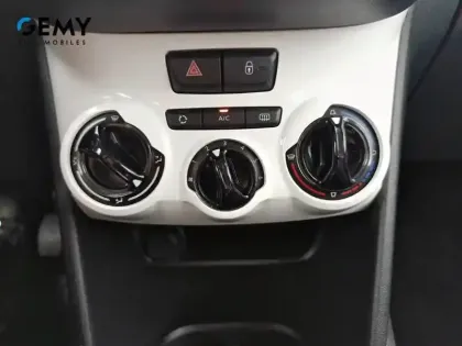 Photo 16 Peugeot 208  PureTech 68ch BVM5