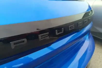 Photo 33 Peugeot 208  PureTech 100 S&S BVM6