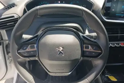 Photo 26 Peugeot 208  Electrique 50 kWh 136ch
