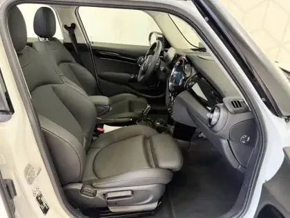 Photo 18 Mini Mini Hatch 5 Portes Cooper 136 ch DKG7