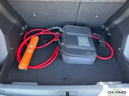 Photo 7 Peugeot 2008  Electrique 54 kWh 156 ch