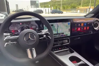 Photo 16 Mercedes GLB  250+ EQ
