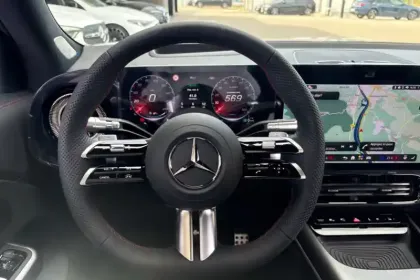 Photo 17 Mercedes GLB  250+ EQ