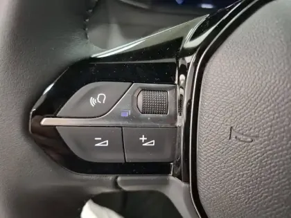 Photo 21 Peugeot 2008  100 S&S BVM6